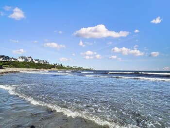 Ocean Front! Rustic Cottage Steps Away From Nubble Lighthouse And Long Sands Beach Ivy Cottage-y853 2 Bedroom Home by Redawning