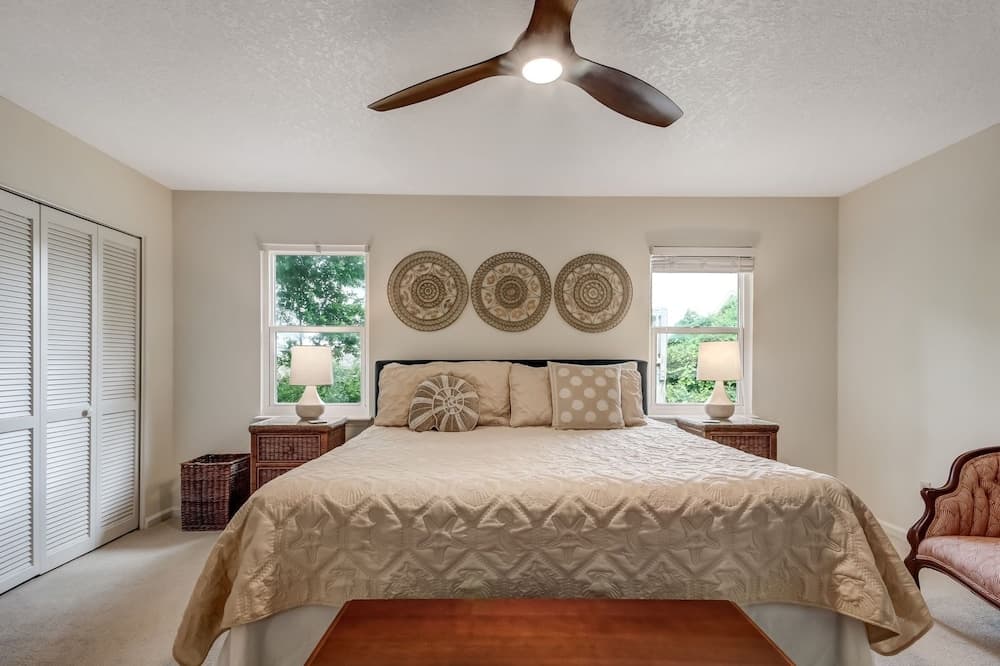 2646b 1st Ave 3 Bedroom Townhouse by RedAwning