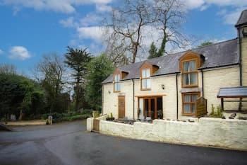 Rose Coach House - 3 Bedroom Cottage - Pendine