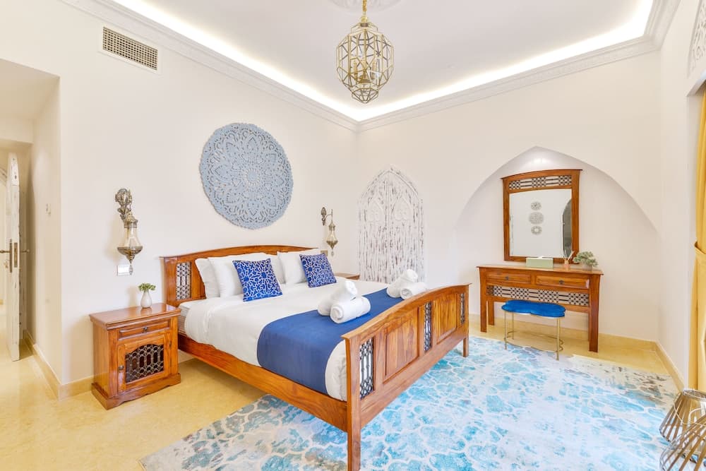 Luxury JBR Palace! - Sea View - Free Beach Resorts Access!