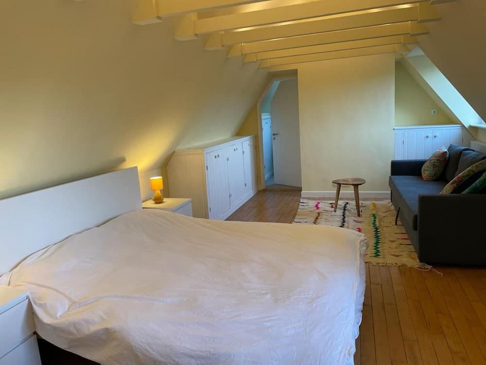 Unique 5BD Farm House Perfect for Relaxing