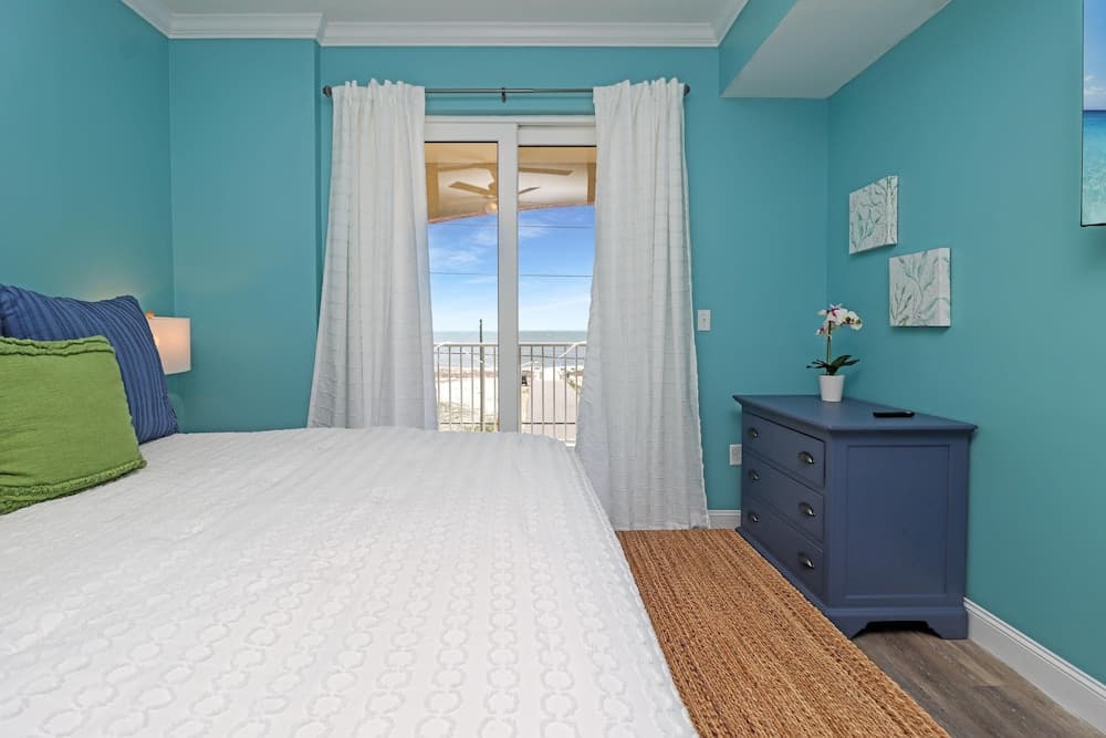 Summerhouse 305 - Harvesting Sunshine II