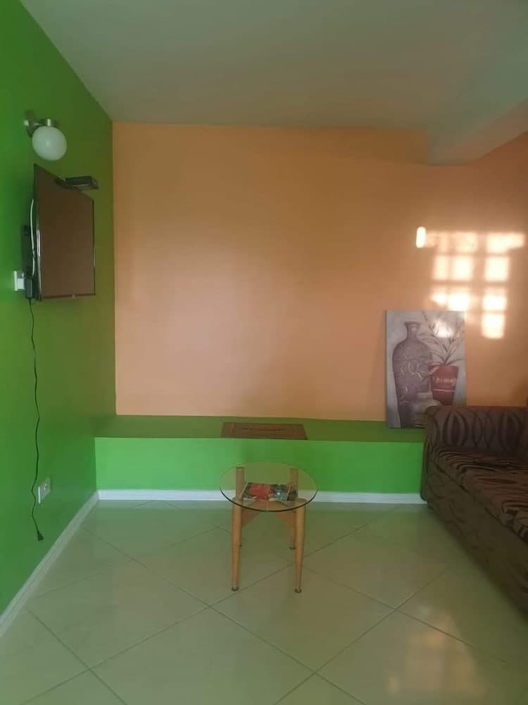 Corinth Convinced Apartment One