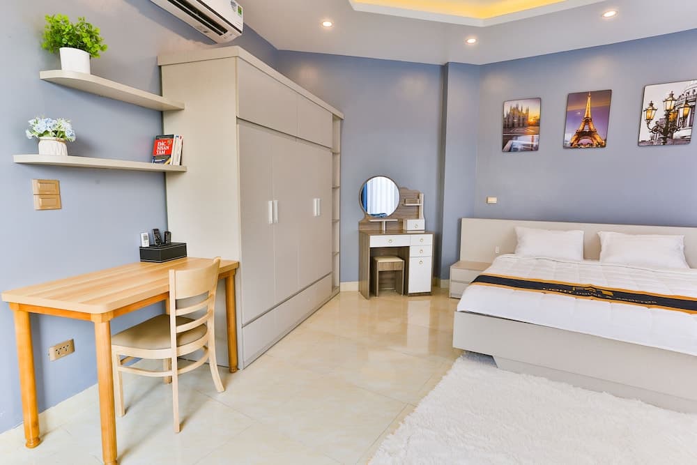 Lighthouse & Rooftop