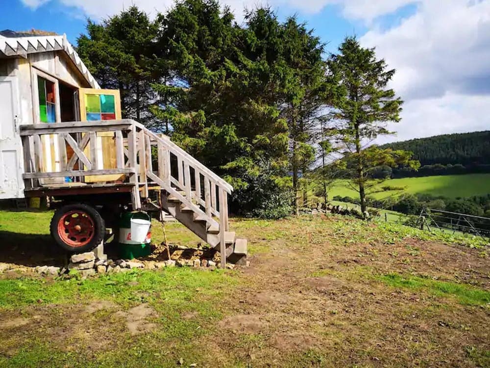 2 x Double Bed, Glamping Wagon in Dalby Forest