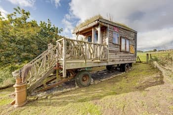 2x Double Bed - Glamping Wagon, Dalby Forest