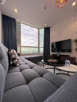 Vanquish Red Sea View