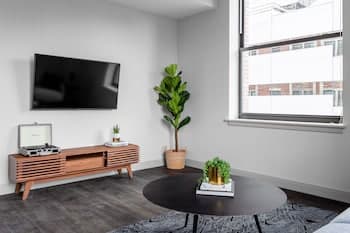 The Guild Downtown Vine St. 1 Bedroom