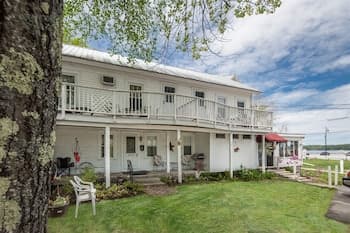 Bove Cottage 1 -limit 3 1 Bedroom Cottage by Redawning