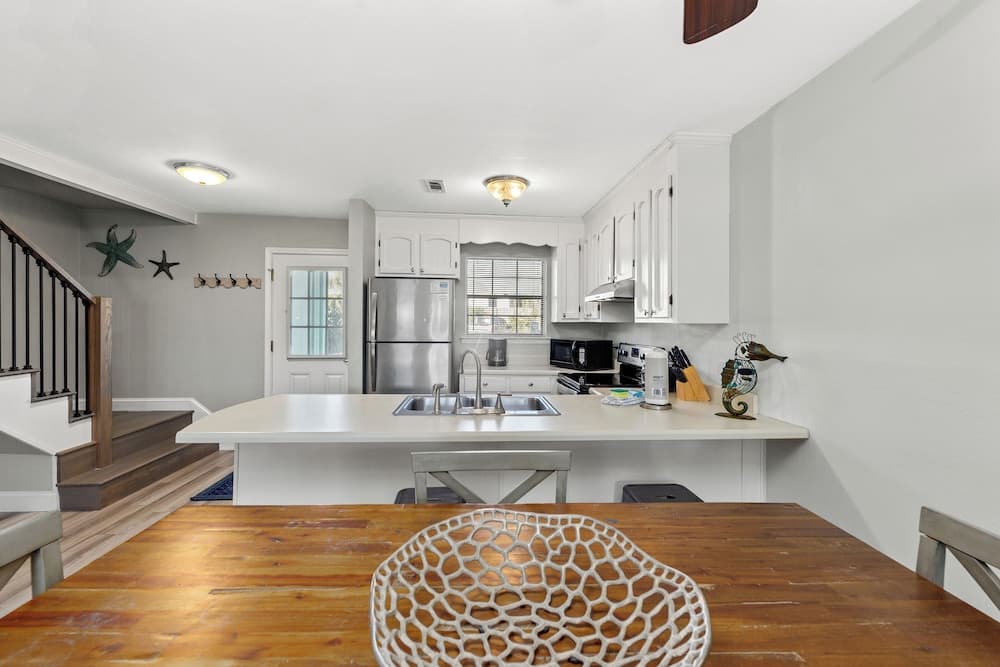 18817 Deluna Ct - Luna De Mar