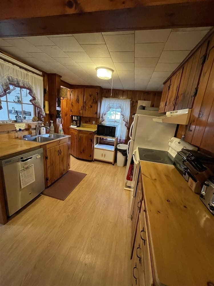 Clearview Limit 6 4 Bedroom Villa by RedAwning