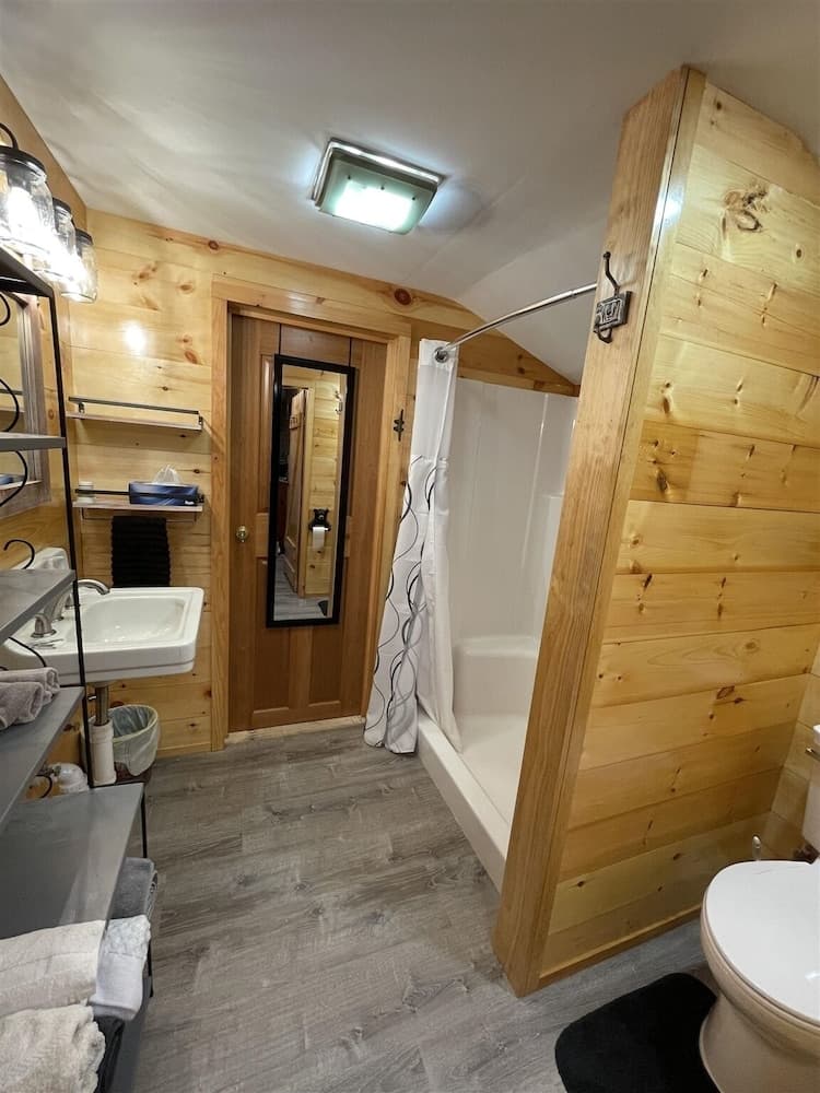 Clearview Limit 6 4 Bedroom Villa by RedAwning