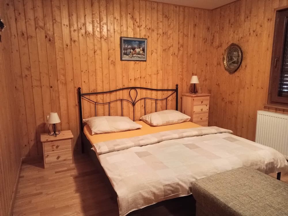 Eco-friendly 2-bedrooms Chalet in Plitvice Lakes