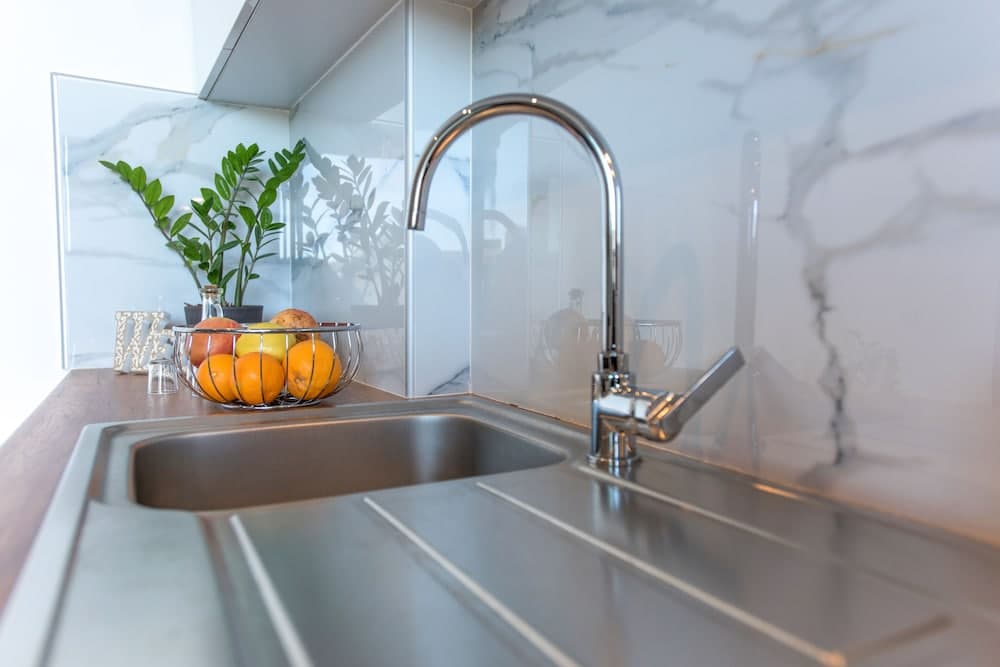 Relaxed Seaside Living, Tris Ekklisies - Sleeps 4