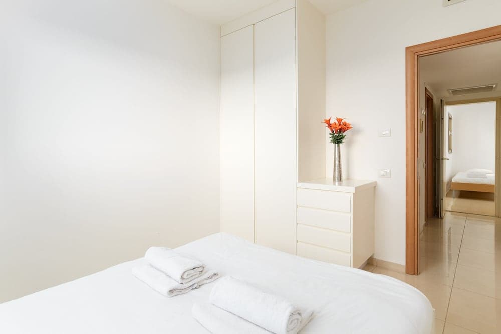 Comfort with Terrace over the Hills by FeelHome