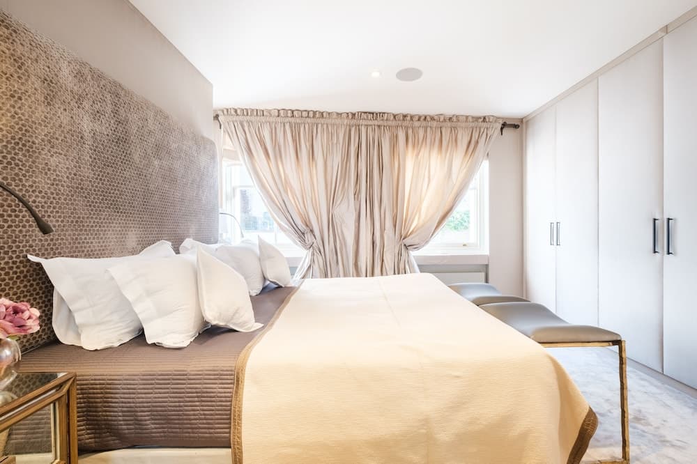 Luxury Home with 3 Bed 2 Bath in London