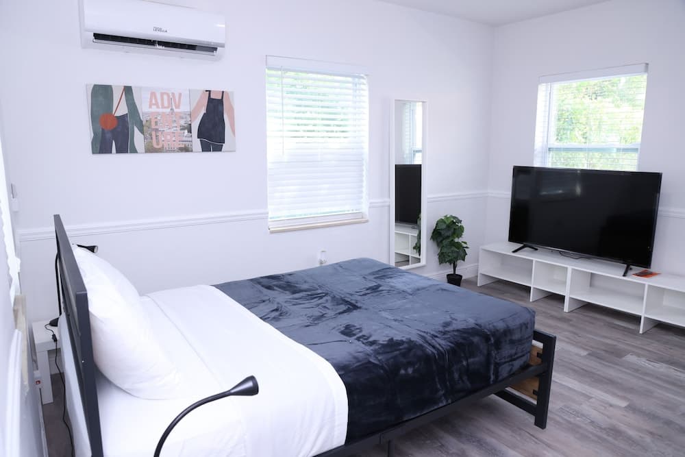 Douglas Rd Apartments