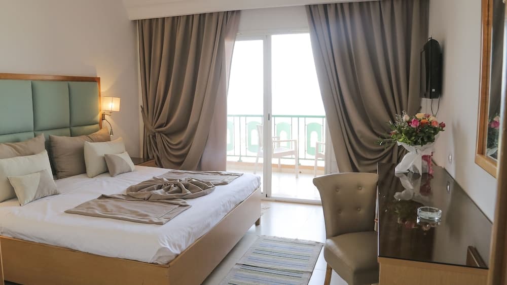 Hotel Marabout - Families and Couples Only