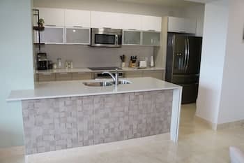 12H Spacious 1-bedroom in Oceanfront Resort