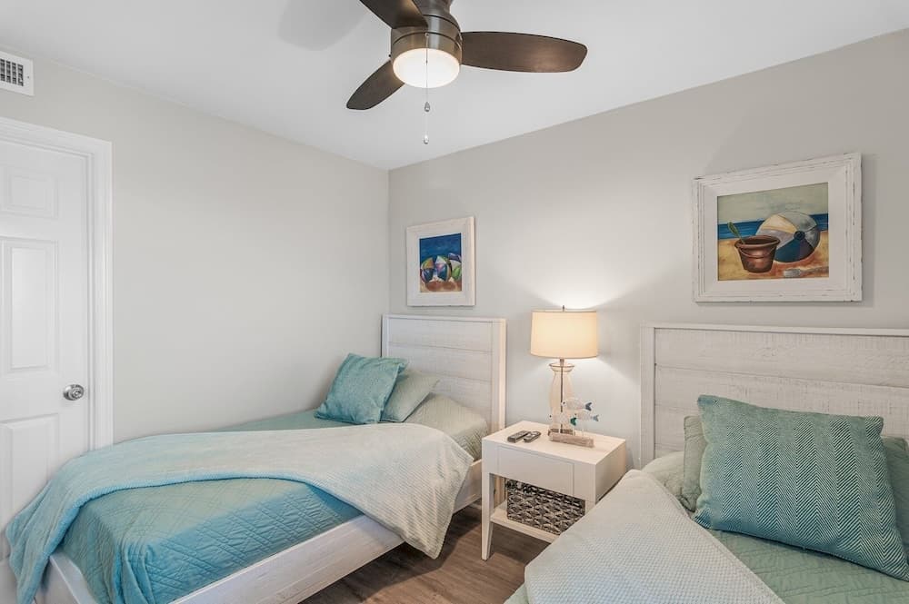 Pelican Beach 1716 2 Bedroom Condo by Pelican Beach Management