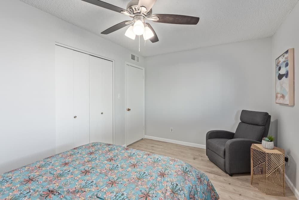 Fairmont Tempe 4 Bedroom Home by Redawning