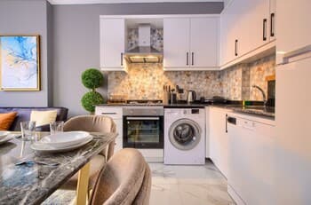 Oba Modern by Newinn