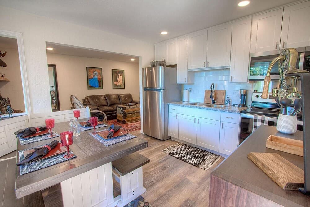 Awesome Dawson 1 Bedroom Condo