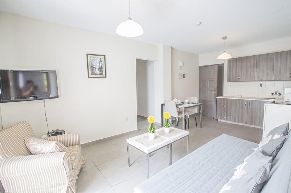 Ayia Napa Holiday Apartment So8