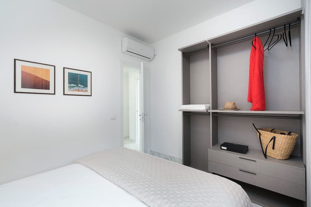 Modern sea Front Villa - By Beahost Rentals