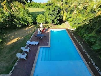 Spacious Trendy Villa At Metro Country Club