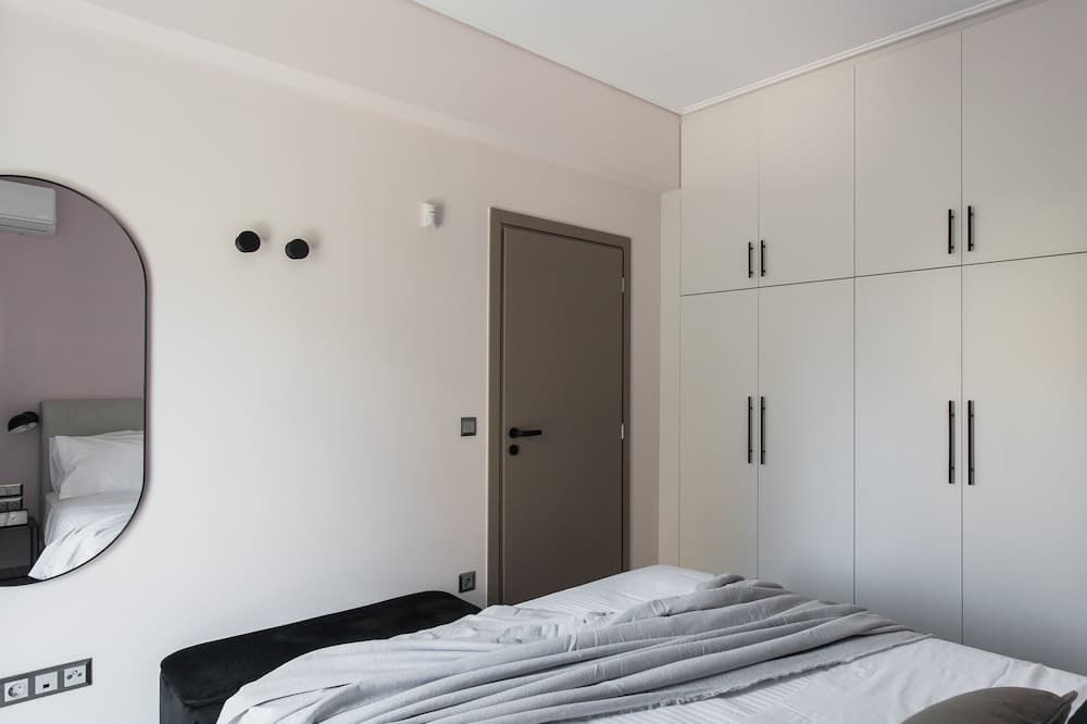 UPSTREET Teal Faliro House