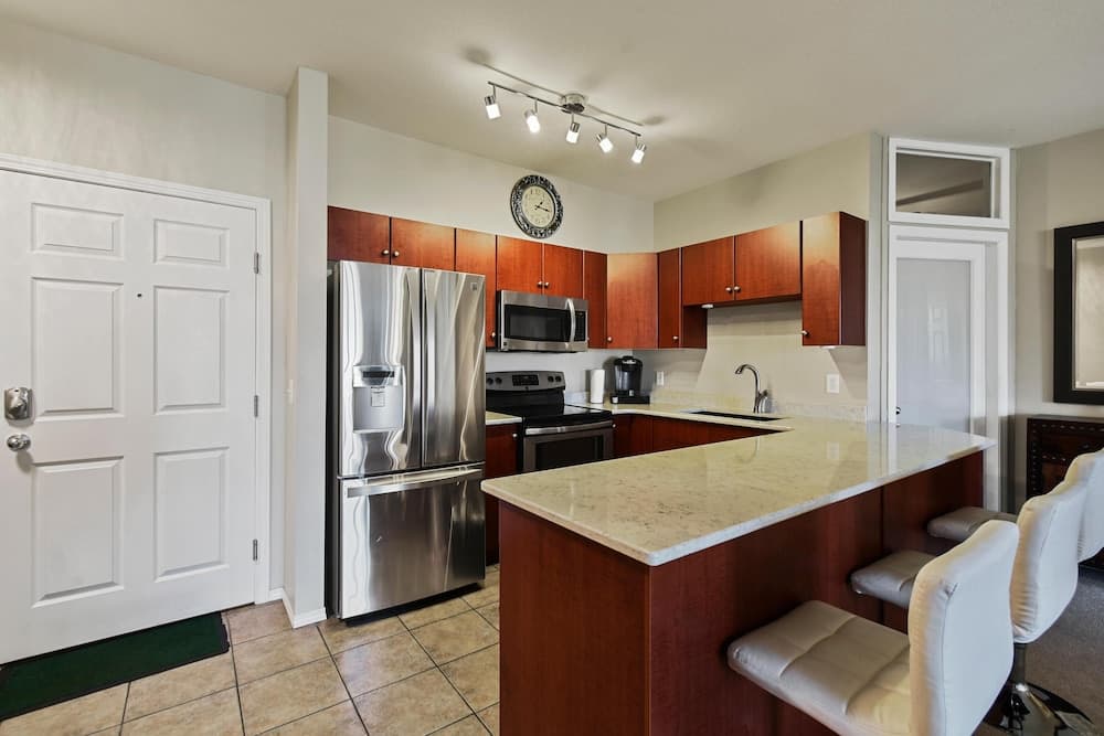 1204 Country Club Drive - 2 Bed + Den