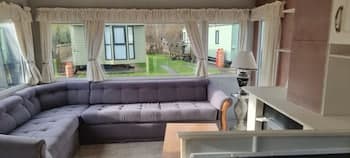 Lovely 3-bed Caravan in Foel, Welshpool
