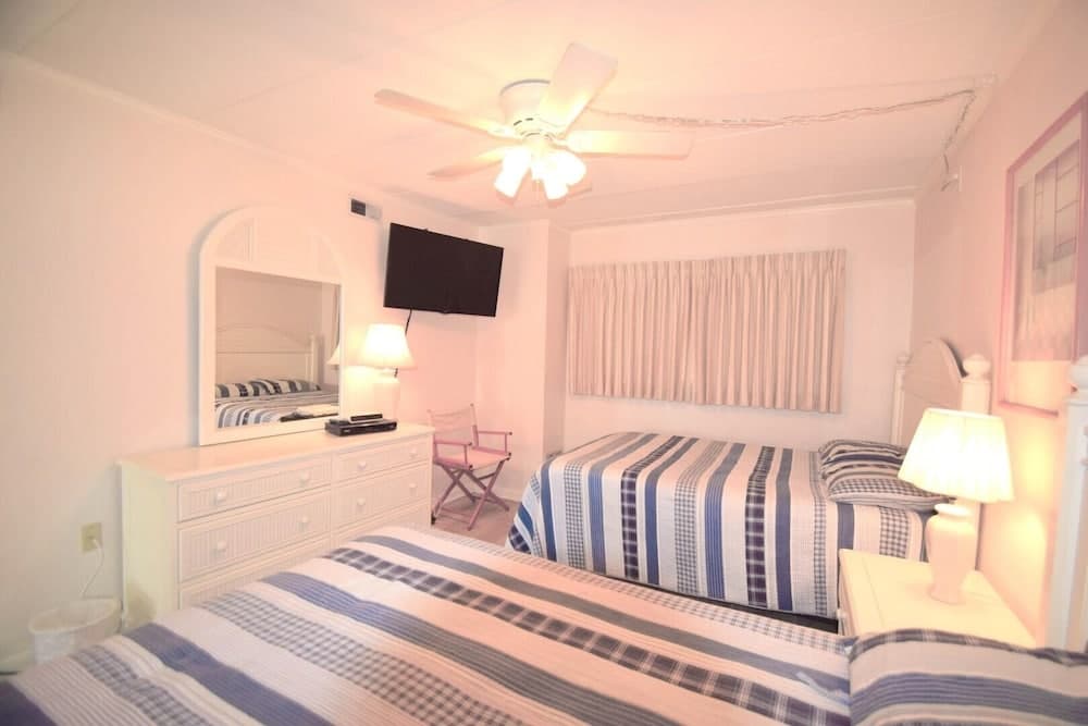 Marigot Beach 209 2 Bedroom Condo by RedAwning