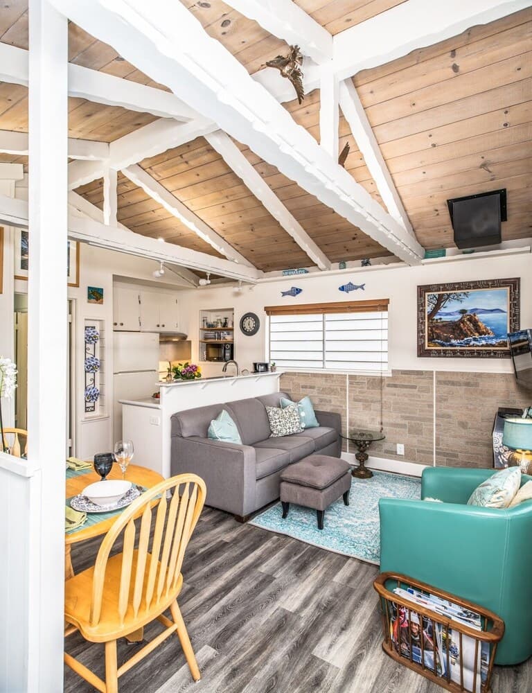 3804 Mermaid Loft 1 Bedroom Home by Redawning