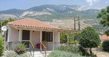 Villa Delphia One Bedroom Traditional House