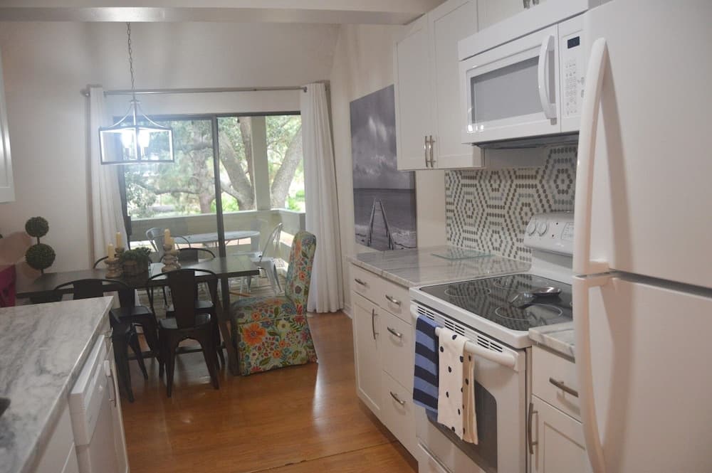 Golf Course 26c 2 Bedroom Condo by Redawning