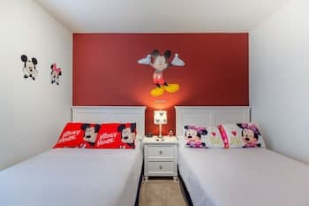 Cozy Wonderfull Clubhouse Close Disney