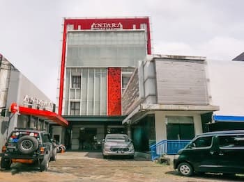 Super OYO 90244 Hotel Antara