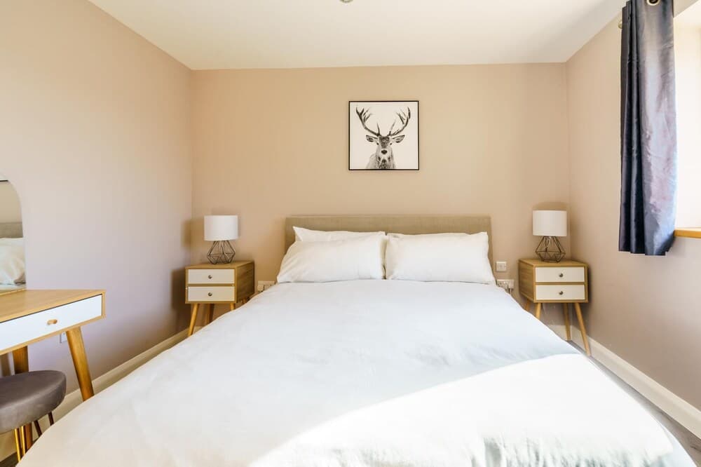 Fantastic and Sleek 3BD Home Wrington Bristol