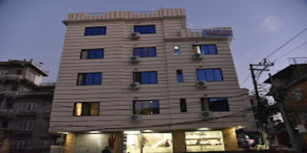 MeroStay 022 Hotel Royal Kusum