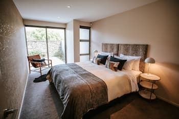 Release Wanaka - Lake Edge