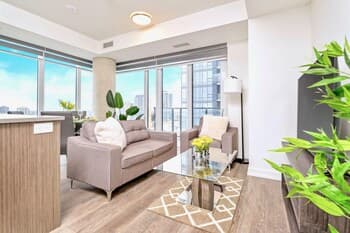 City Views From Your Balcony 1BR w King Bed