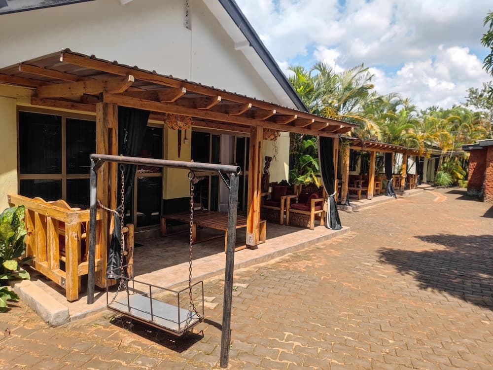 chel and vade cottages