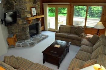 Seven Springs Sunridge 2 Bedroom Standard Condo, Ski-in/out! 2 Condo by Redawning