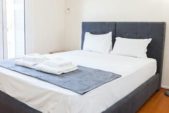 Spacious New Apartment in Alimos