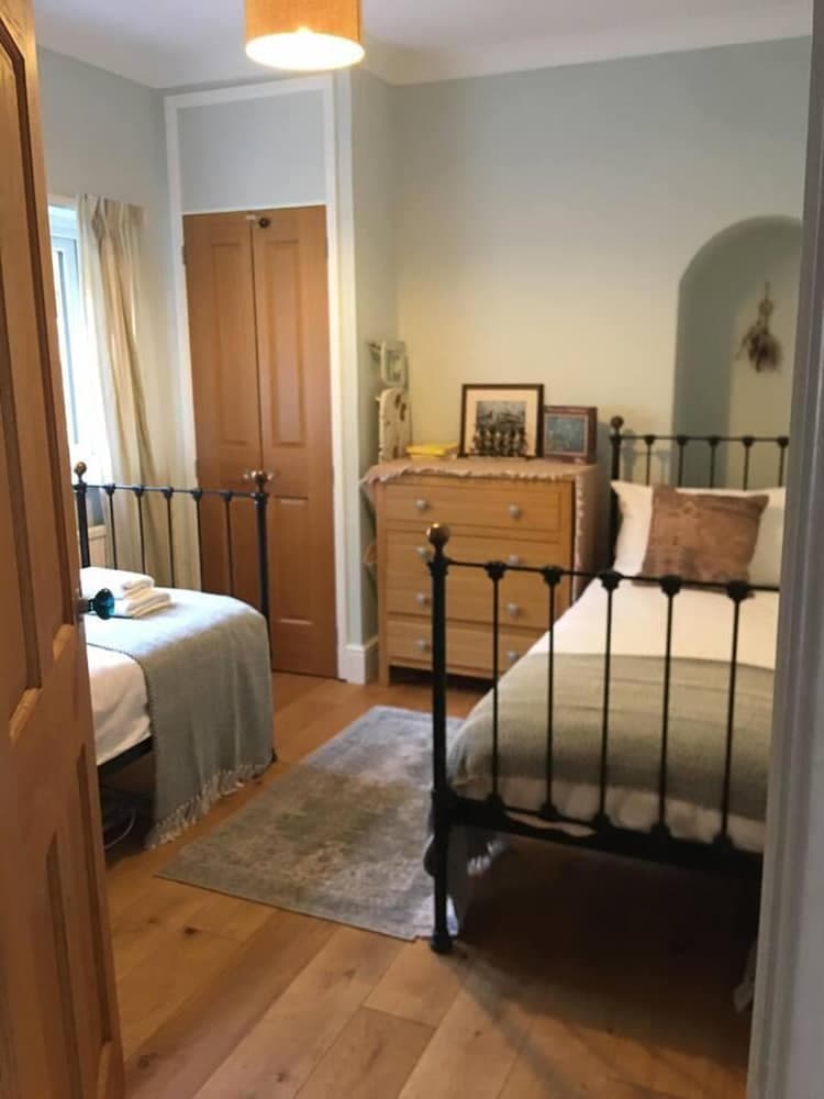 Beautiful 4-bed House in Monmouth