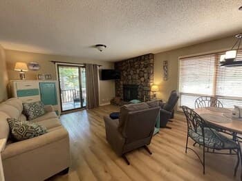 Forest View, Log-sided two Bedroom, two Bath Condo on Lake Ouachita. by Redawning