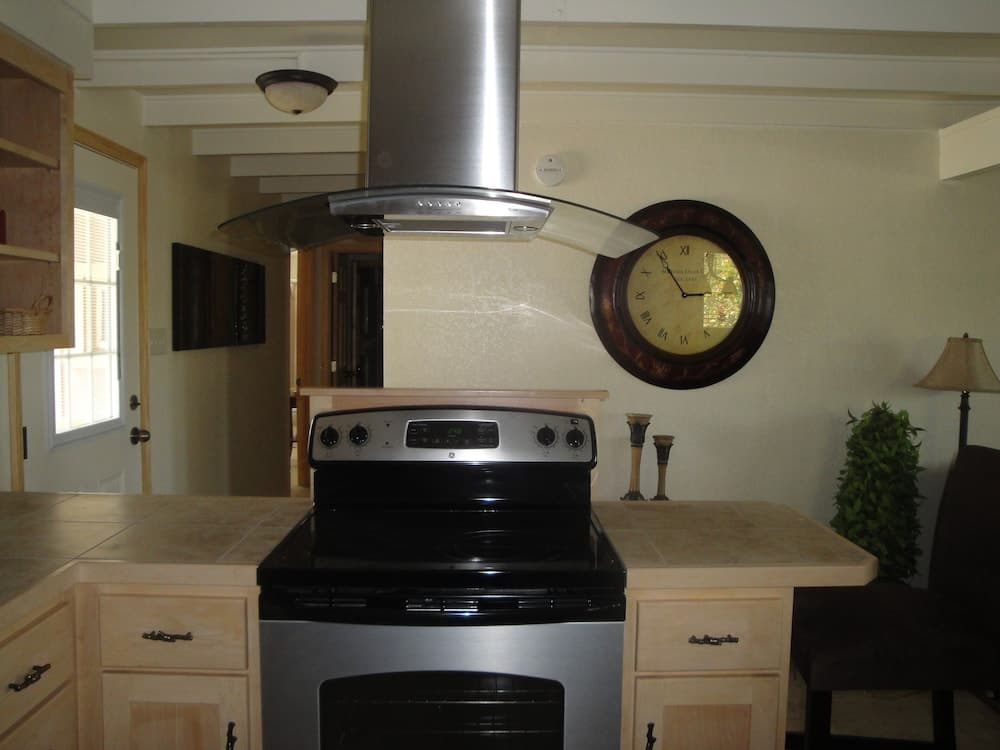 Mountain Harbor Lodge cottage on Lake Ouachita by RedAwning