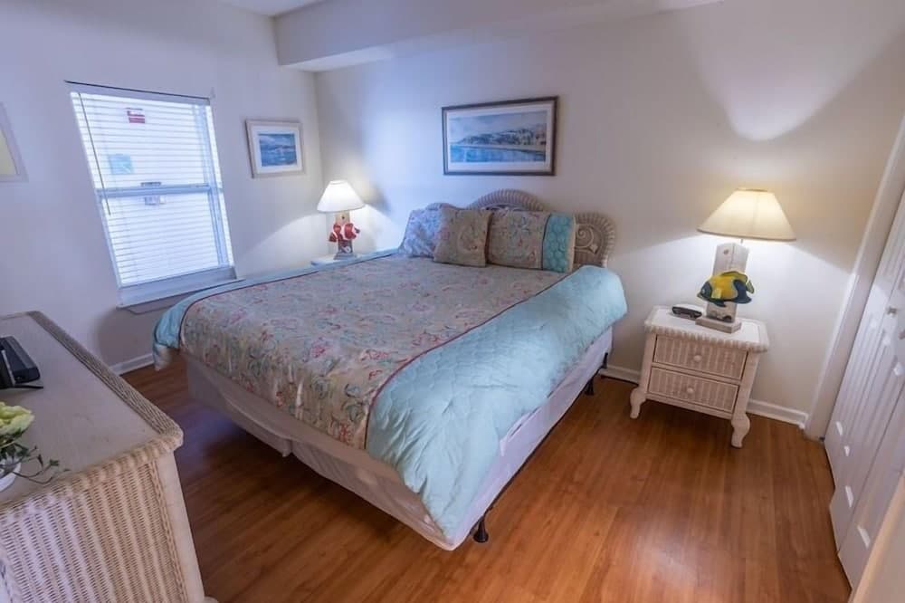 Majestic Sun 0514a 3 Bedroom Condo